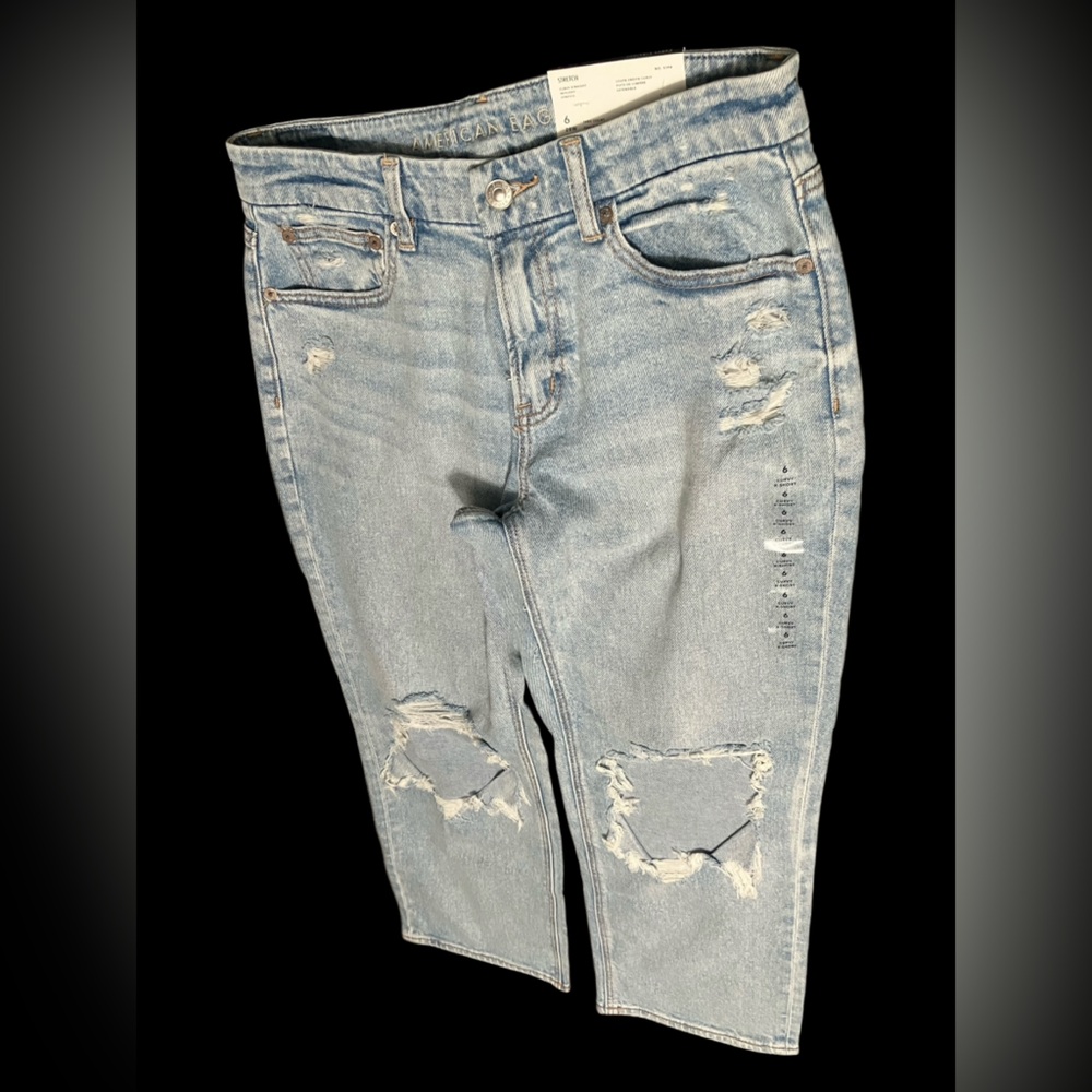 NWT American Eagle curvy straight distressed light wash jean size 6 x short